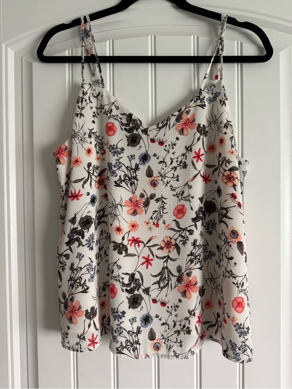Skies Are Blue Cream Floral V-Neck Cami